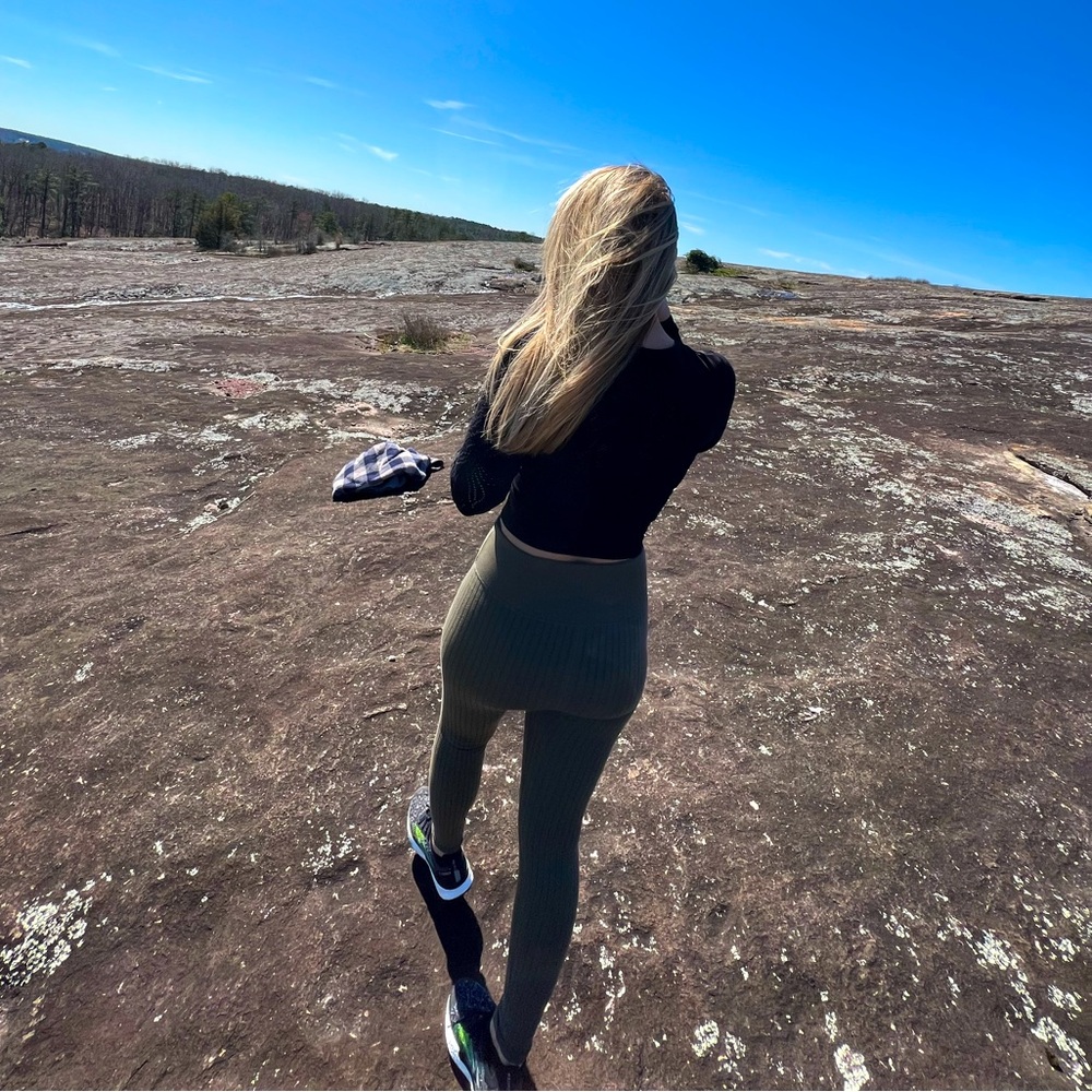 Meet your Posher, April